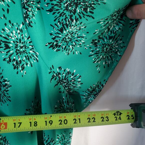 Lane Bryant Green Floral Blouse Size 18/20 – Plus Size Flowy Boho Tie Neck Top - Picture 9 of 10
